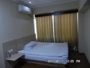 Friendship Hotel - Image 5
