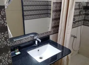 Hotel Sarah International - Image 2