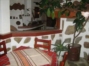 Guest House Flora - Image 4