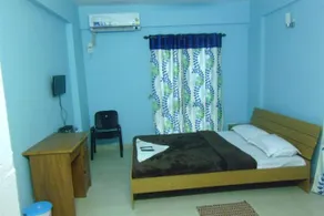 Little Green Apartment - Image 2