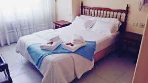 Hostal La Paz - Image 2