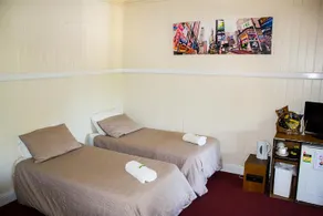 Joes Waterhole Hotel - Image 4