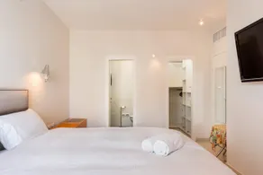 Stylish 3 BR w/ Amazing Balcony and Parking - Image 4