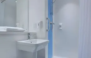 Travelodge Birmingham Sutton Coldfield - Image 3