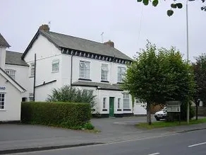Broadlawns Guest House - Image 3