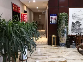 Jun Royal Pavilion Hotel - Image 5
