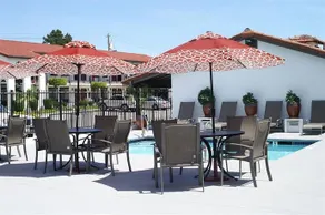 Regency Inn - Image 5