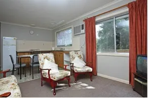 Kingsway Holiday Flats and Gariwerd House - Image 3