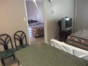 Executive Inn & Suites - Image 3