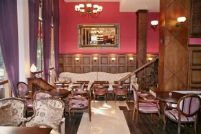 Retro Hotel - Image 4