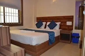 Fab Hotel Rithikha Inn - Image 5