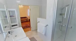 Hawei in Vienna - Doppelhaushälfte mit Garten und Pool zur Mitbenutzung - Image 3