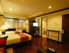 Cucumber Inn - Image 4
