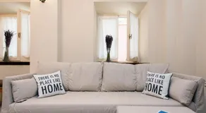Jen House - Image 2