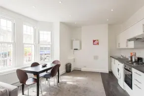Kennington Apartment A/Apartment - Image 4