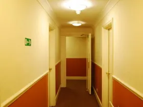 Hillingdon Lodge - Image 2