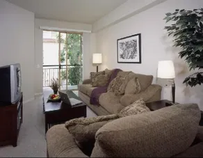 Oakwood Lexington - Image 2