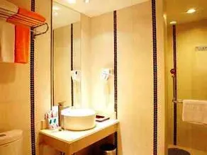 Vienna Hotel - Shenzhen Minzhi Branch - Image 4