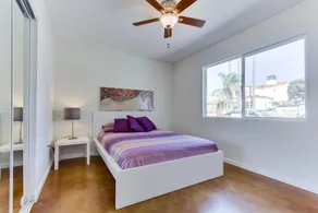 Contemporary Sunset Cliffs Beach Cottage - Image 4