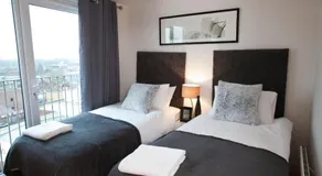 Watford Centre - Luxury Penthouse - Image 3