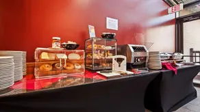 Best Western Plus North Haven Hotel - Image 3