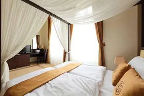 Ipoly Residence Executive Hotel Suites - Image 4