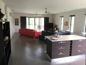 The Whitsunday Holiday House - Image 3