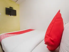 Hotel Mantra Residency by OYO Rooms - Image 5