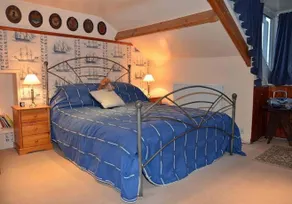 Captains Cabin - Image 4