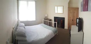 Taylor's - Image 2
