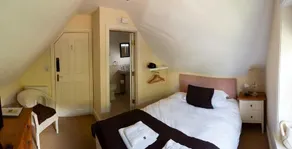 No 33 Bed & Breakfast - Image 4