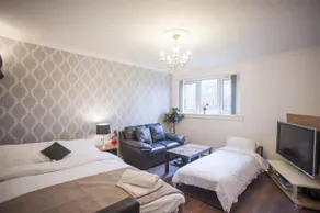 Montgomery - Meadow Place Room - Image 5
