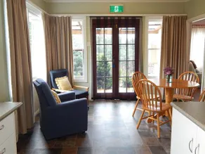 Thelma Retreat - Image 4