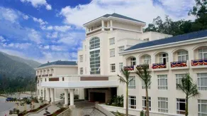 Royal Hotel - Image 4