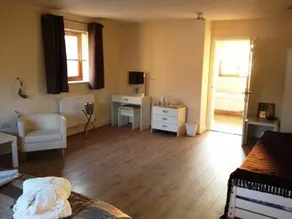 Racecourse Guest House - Image 2