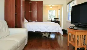 Hermosa Beach Studio - Image 2