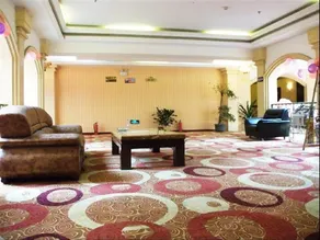 CROWN HOLIDAY HOTEL - Image 3