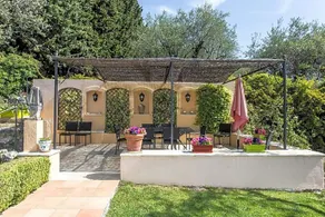 Mas Du Roc Bed & Breakfast - Image 4