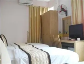 Red Hotel - Image 2