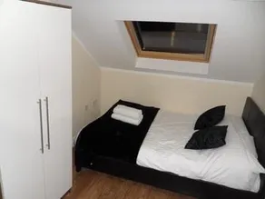 KG Short Stay Express Luxury Apartments - Image 5