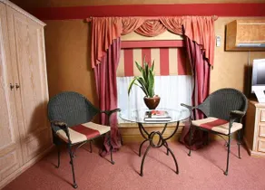 The White House Manor - Image 3
