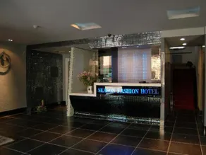 Dalian Seasons Urban Theme Hotel - Image 2
