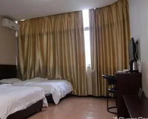 Yichang Jungang Business Hotel - Image 2