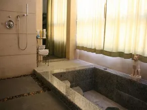 Ocean Spring Hotel - Image 2