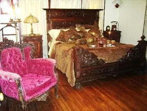 Alla's Historical Bed & Breakfast, Spa and Cabana - Image 5