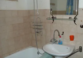 Budapest Centrum 3 Room Apartments - Image 5