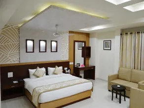 Hotel UK Tower - Image 3