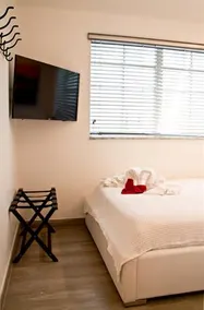 865 Collins Ave By Global Vacations Hotel - Image 5