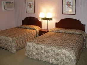 Red Carpet Inn - Image 3