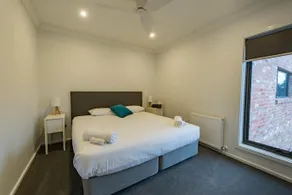The Bright House - Image 4